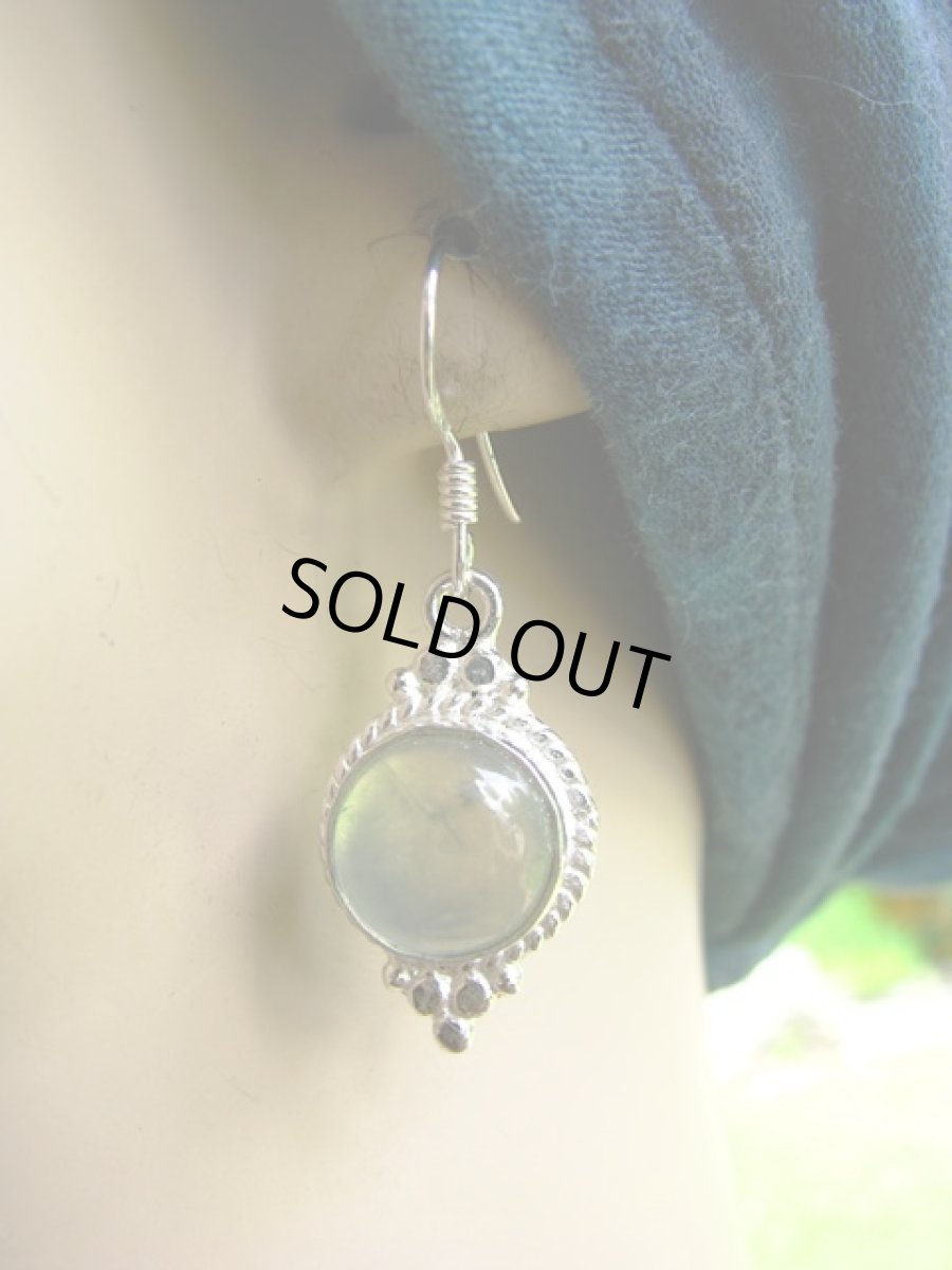 画像4: 癒しの天然石プレナイトのシルバーピアス*パワーストーン (4)