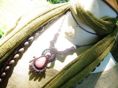 画像1: 女性の魅力を高めるローズクォーツのマクラメ編みネックレス*パワーストーン天然石