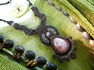 画像3: 女性の魅力を高めるローズクォーツのマクラメ編みネックレス*パワーストーン天然石