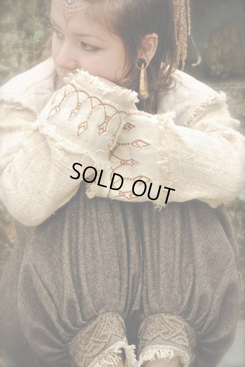 画像2: 日本より発送♪あったかウールのトライバル刺繍ハンドメイドアラジンパンツ (2)