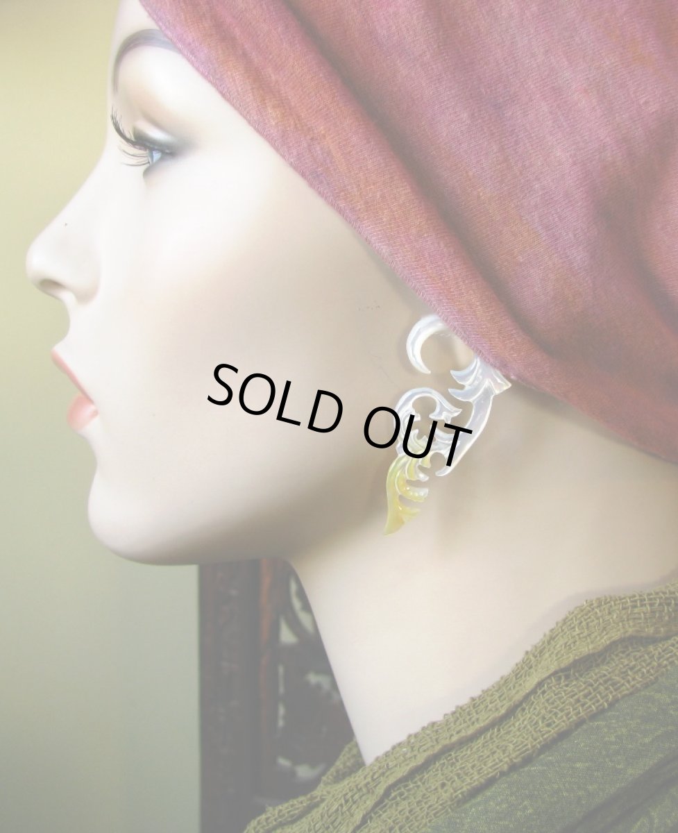 画像3: エキゾチックデザイン♪マザーオブパール天然素材トライバルピアス6G*ボディピアス (3)