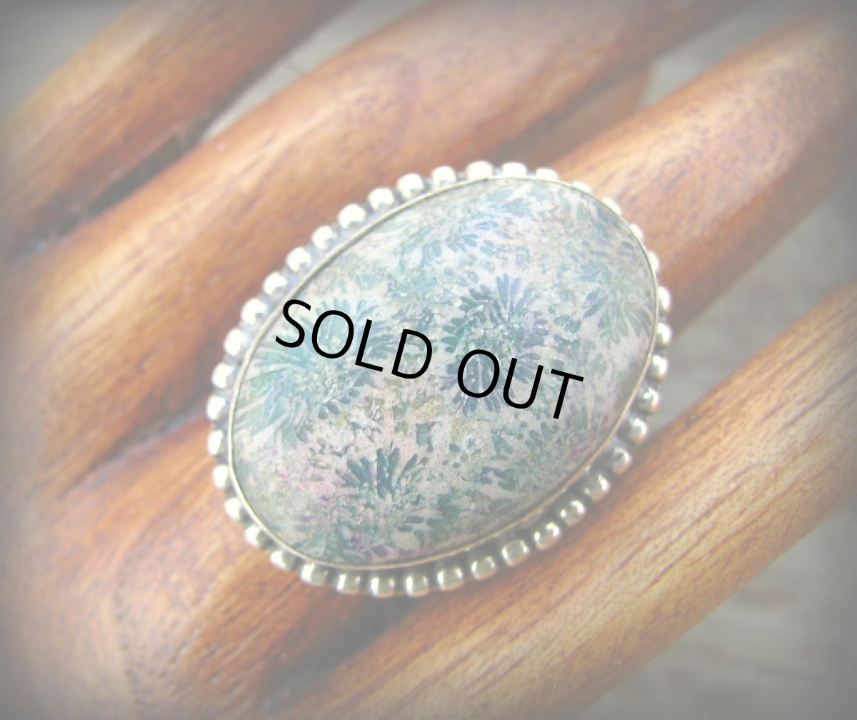 画像2: 絞り染め・和柄風フォシルコーラル指輪11号*ヒーリングストーン珊瑚サンゴ化石 (2)