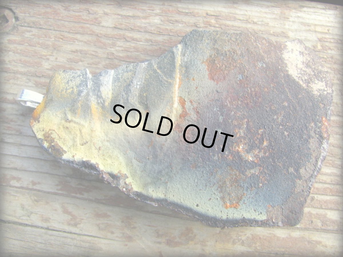 画像2: 日本より発送♪【Harfang des neiges】1点物*壁画のような模様が個性的なカナダの石のペンダントトップ/ネックレス (2)