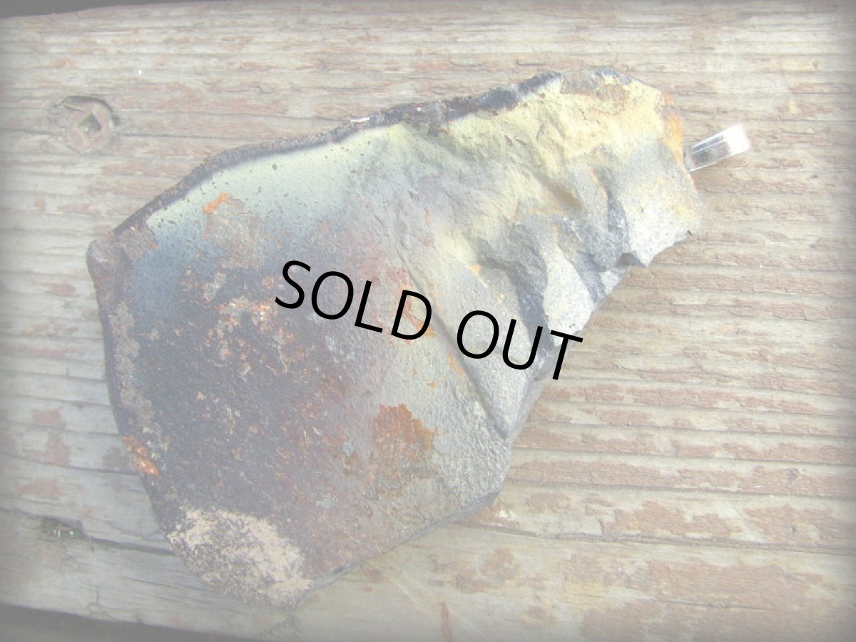 画像3: 日本より発送♪【Harfang des neiges】1点物*壁画のような模様が個性的なカナダの石のペンダントトップ/ネックレス (3)