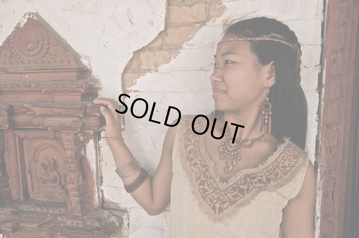 画像4: 地球に優しい手織りヘンプ麻素材のハンドメイド手刺繍ナチュラルトップ*エコロジー*ヒッピー*エスニック (4)