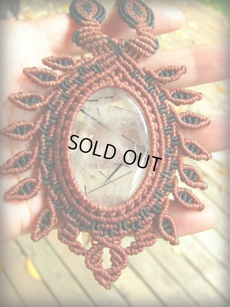 画像2: ネガティブな波動を除去するトルマリンインクォーツのマクラメ編みネックレス*水晶*ボヘミアン*ヒッピー (2)