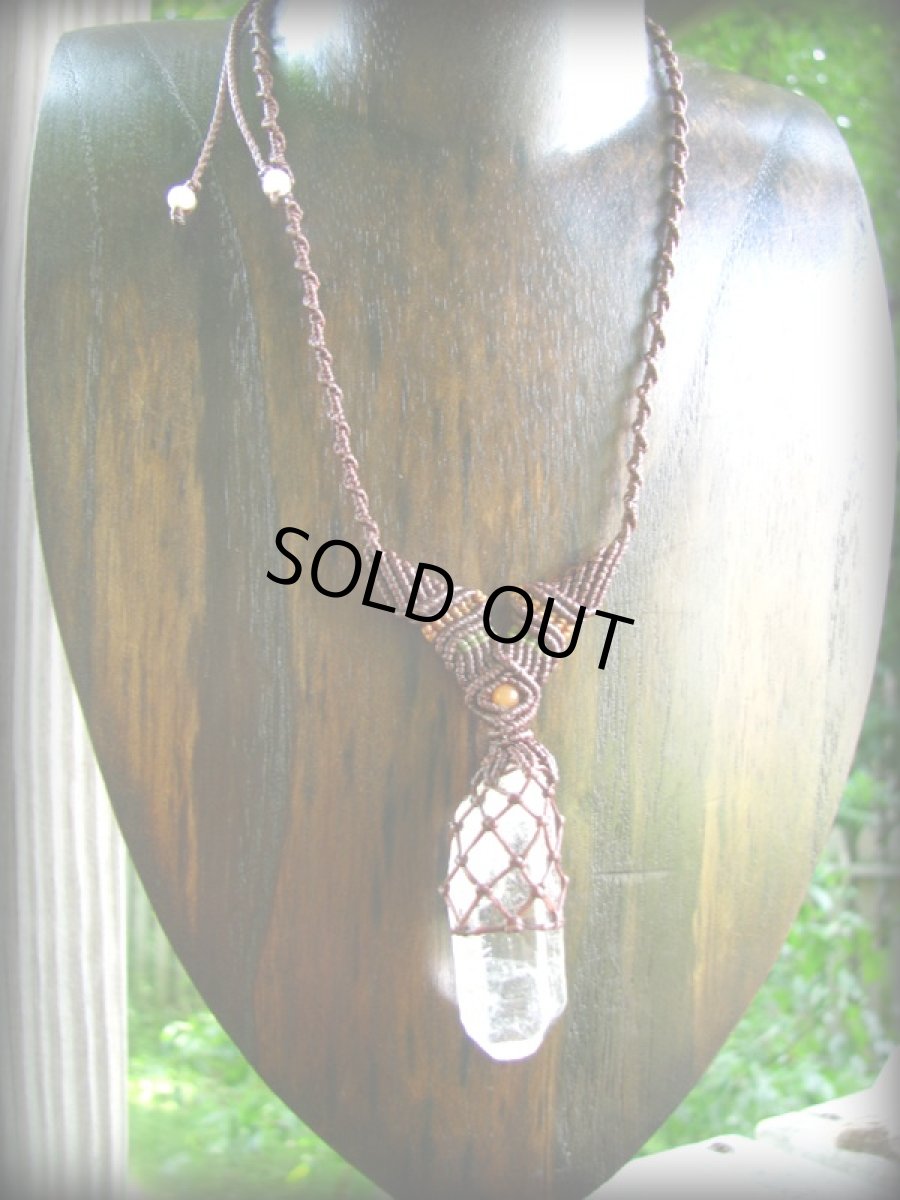 画像9: 全長5cmおおぶり水晶ポイントのマクラメ編みネックレス/クリアクォーツ/クリスタルクォーツ (9)