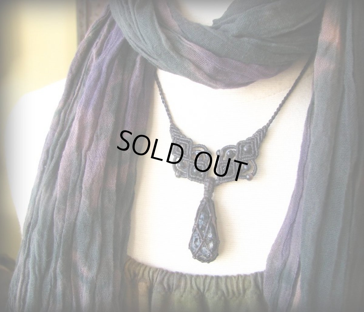 画像2: 隕石が生む石テクタイト原石＆アイアゲートのハンドメイド手編みネックレス*ヒッピー*ボヘミアン*マクラメ (2)