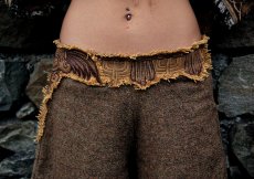 画像4: 身体に優しいあったか手織りウールのアステカ文様刺繍ハンドメイドアラジンパンツ (4)