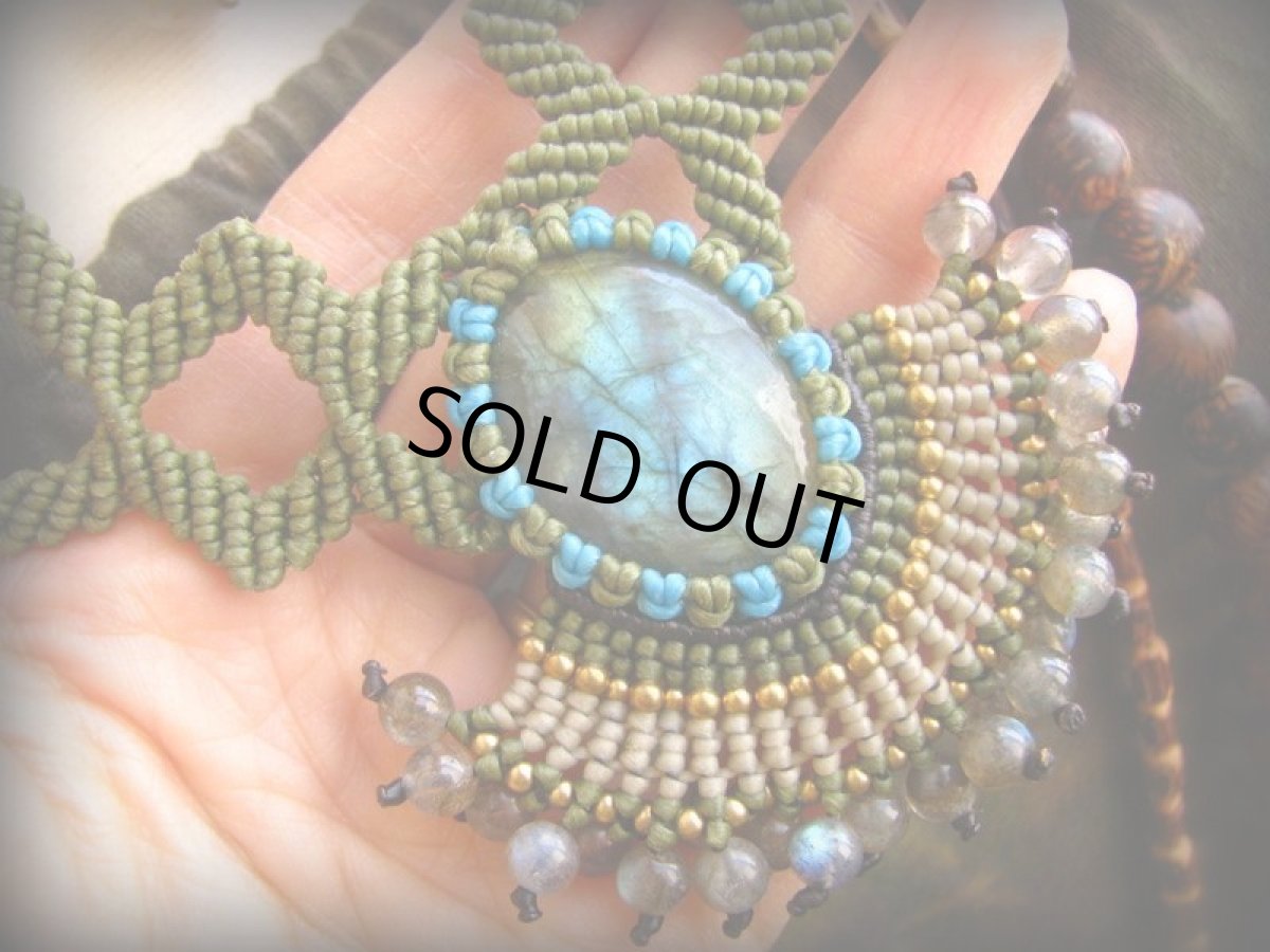 画像16: 上質カナダ産ラブラドライトのクレオパトラネックレス*手編みハンドメイド*マクラメ*天然石 (16)