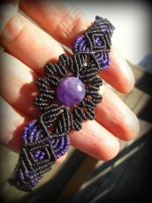 画像13: きらきらアメジストのハンドメイド手編みブレスレット*紫水晶*天然石*マクラメ (13)