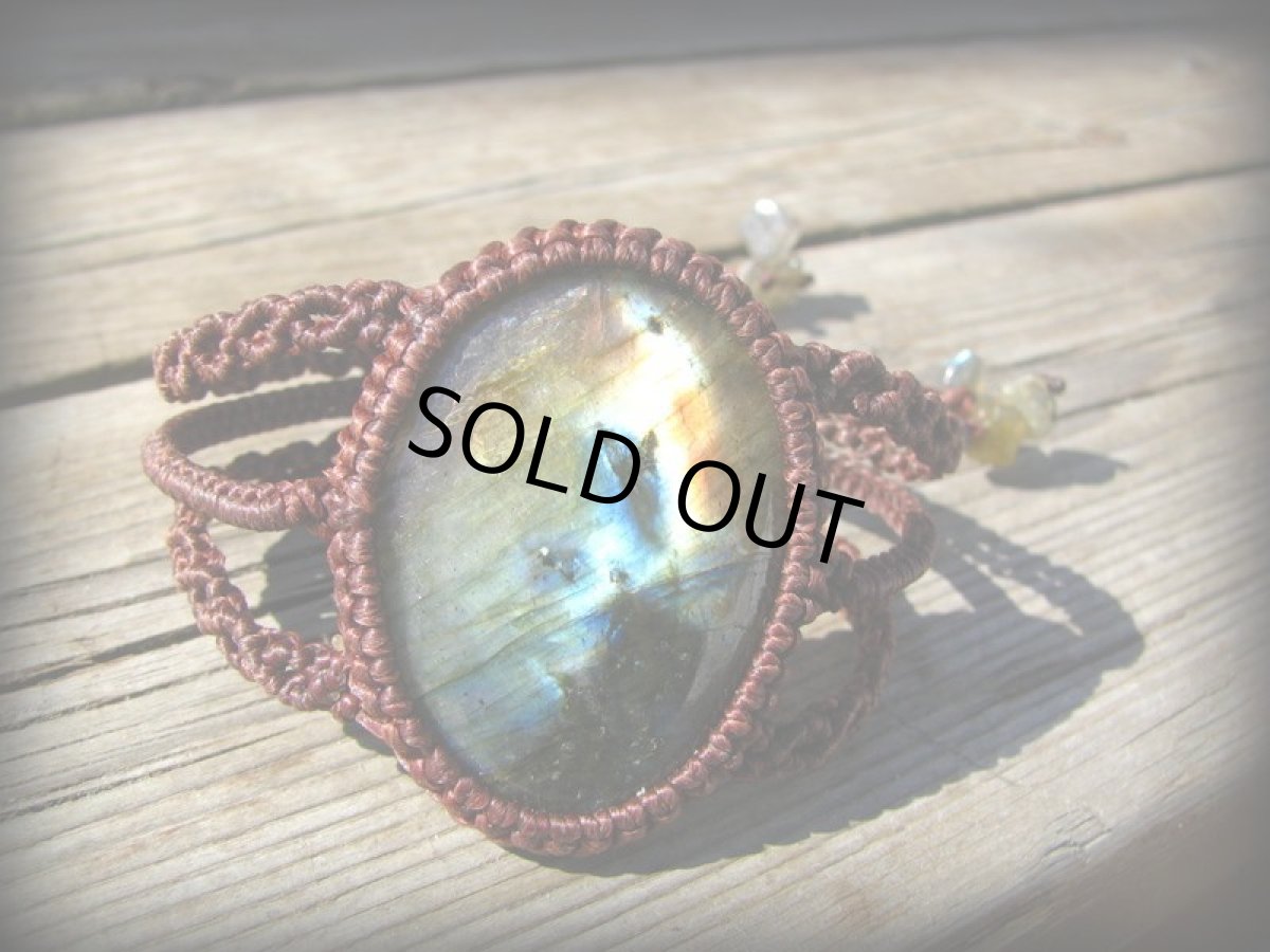 画像8: オーロラ色★全長4ｃｍ大ぶりラブラドライトのハンドメイド手編みブレスレット/バングル*マクラメ*パワーストーン (8)