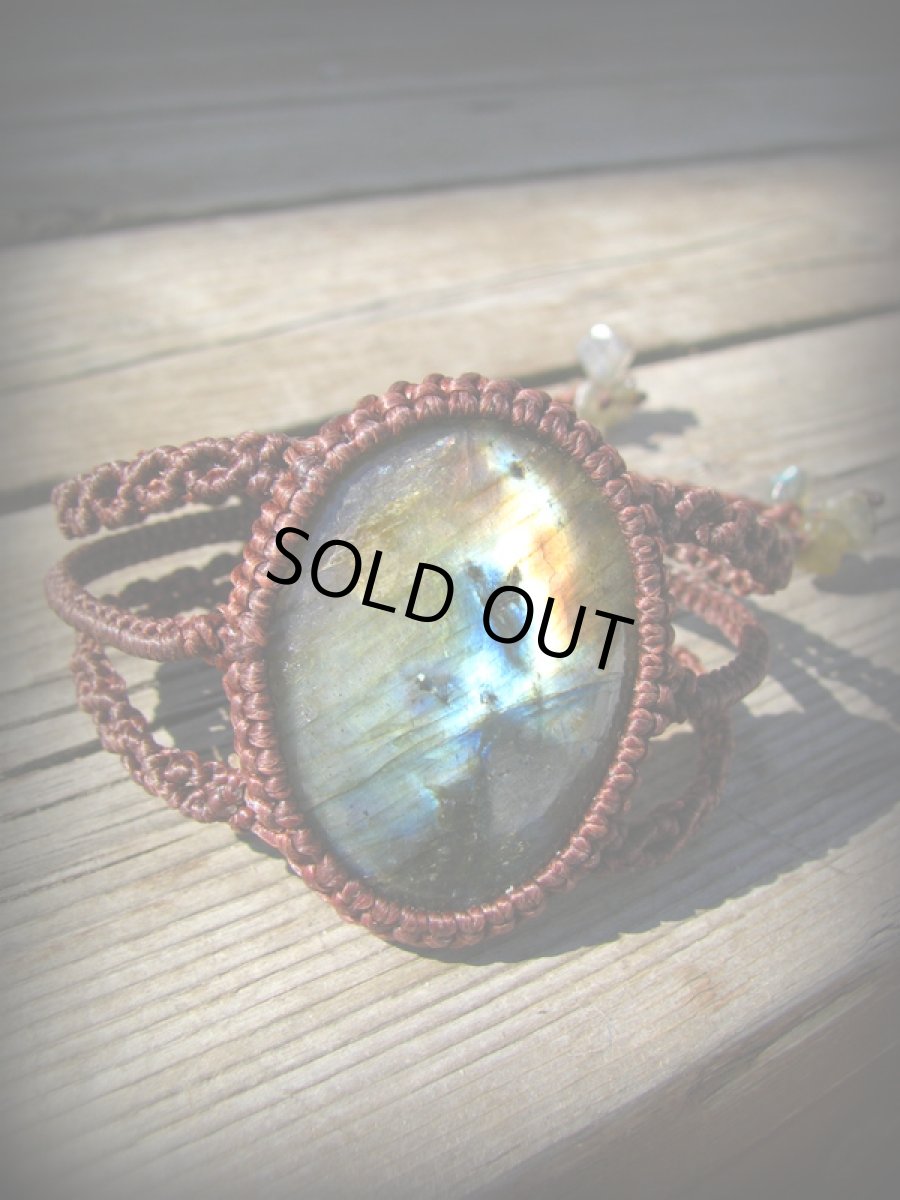 画像7: オーロラ色★全長4ｃｍ大ぶりラブラドライトのハンドメイド手編みブレスレット/バングル*マクラメ*パワーストーン (7)
