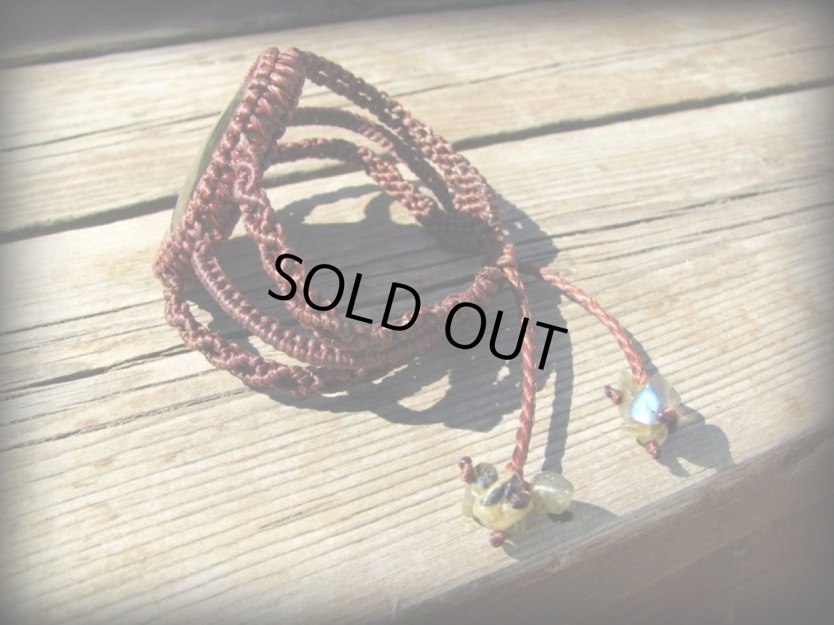 画像9: オーロラ色★全長4ｃｍ大ぶりラブラドライトのハンドメイド手編みブレスレット/バングル*マクラメ*パワーストーン (9)