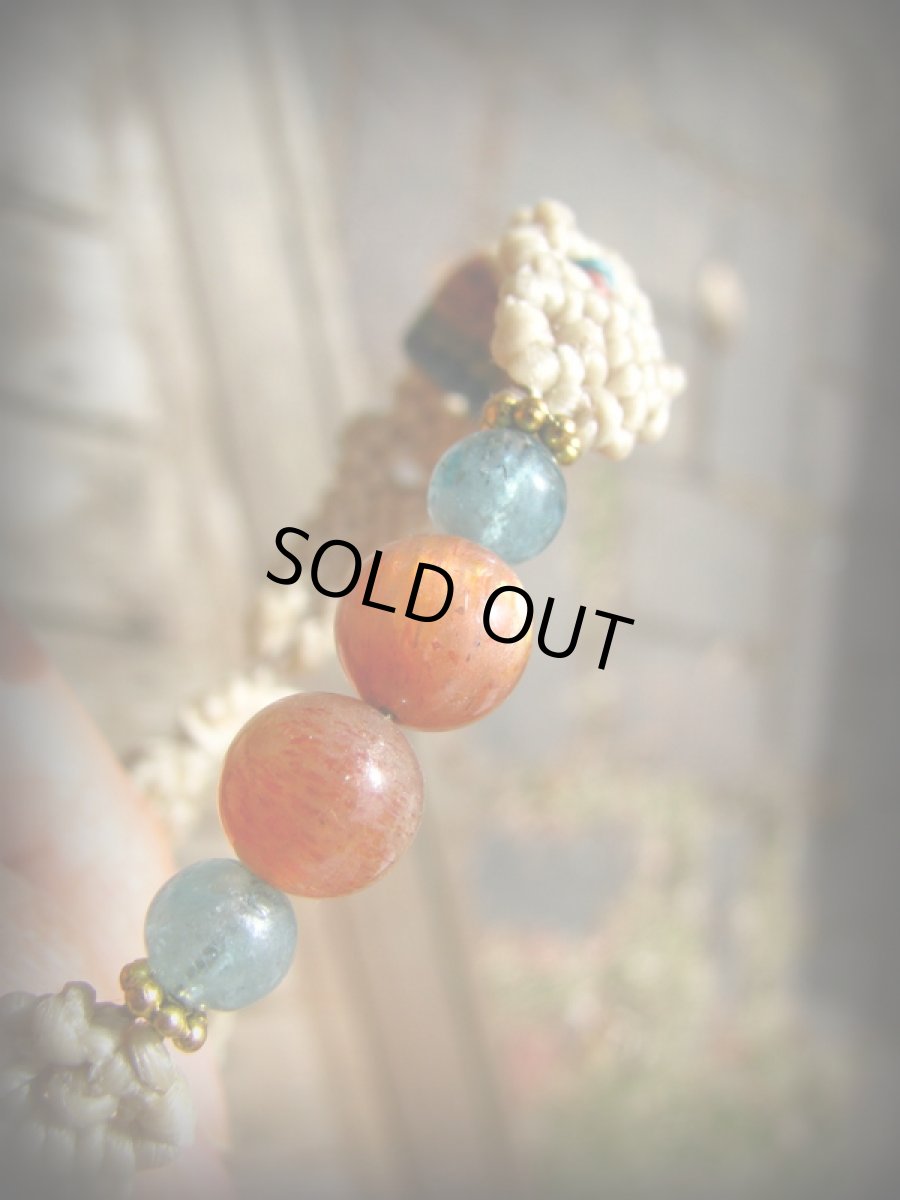 画像7: オレンジムーンストーン&アクアマリンのシンプルマクラメ編みブレスレット*パワーストーン*ハンドメイド (7)