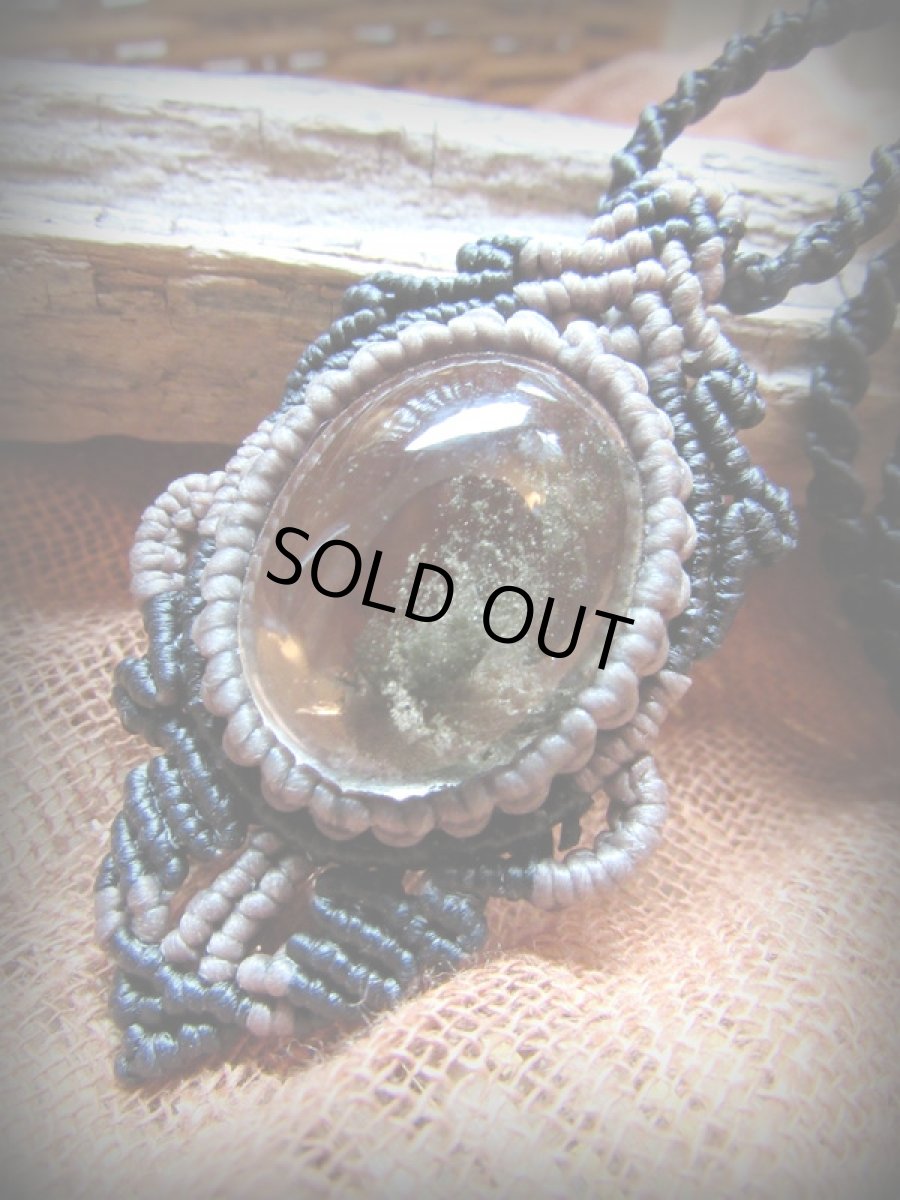 画像4: ファントム入り大ぶりガーデンクォーツのマクラメ編みネックレス*グリーンファントム*庭園水晶*天然石*パワーストーン (4)