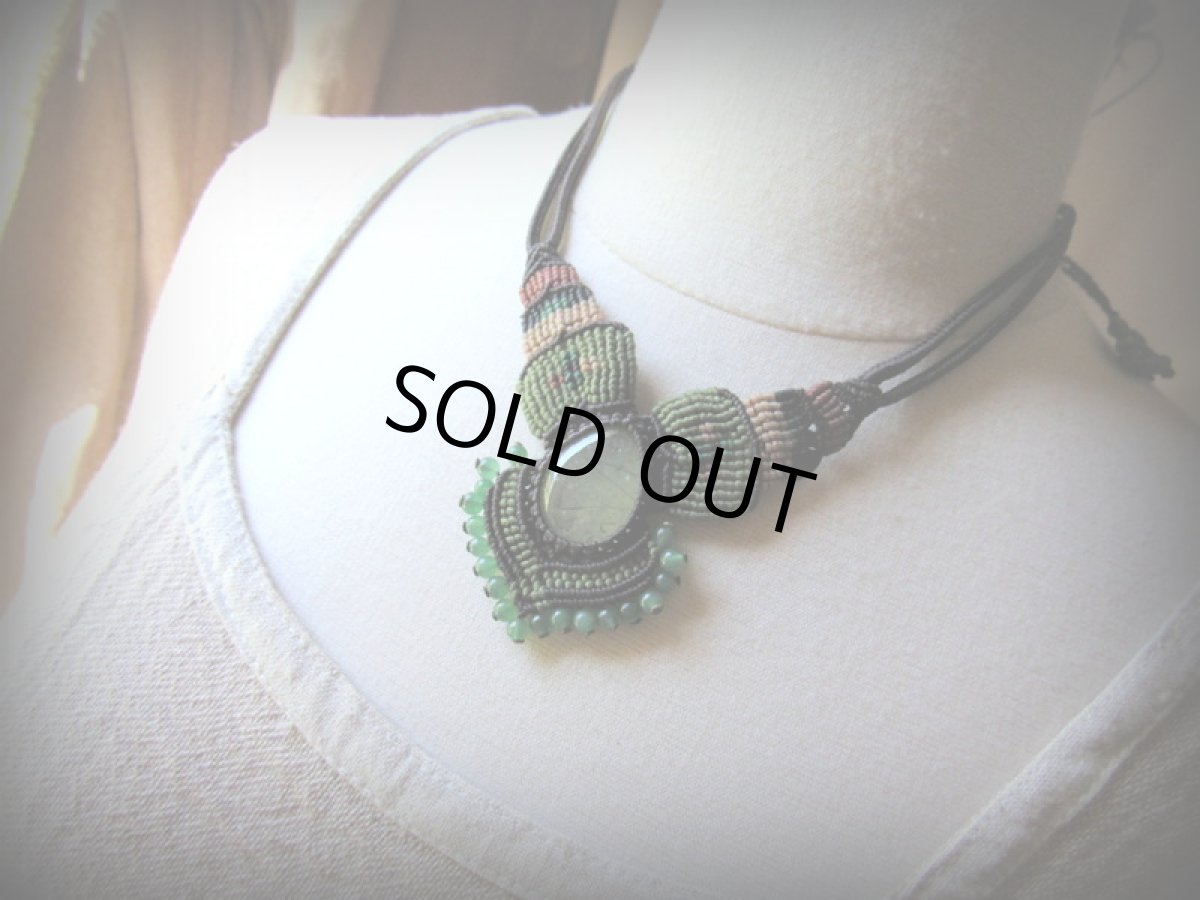 画像4: 癒しの天然石プレナイトのハンドメイド手編みネックレス/チョーカー*天然石*パワーストーン*マクラメ (4)