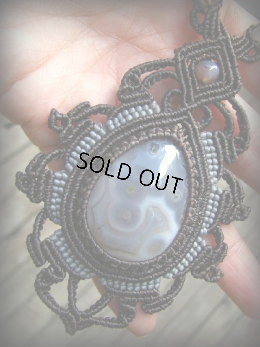 画像4: 大きなボツワナ産アゲートのマクラメ編みネックレス*パワーストーン天然石 (4)