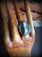 画像4: 虹色レインボーラブラドライト天然石シルバーリング指輪12号*天然石パワーストーンお守りアクセサリー　スピリチュアル　ヒーリングストーン　ジュエリー (4)