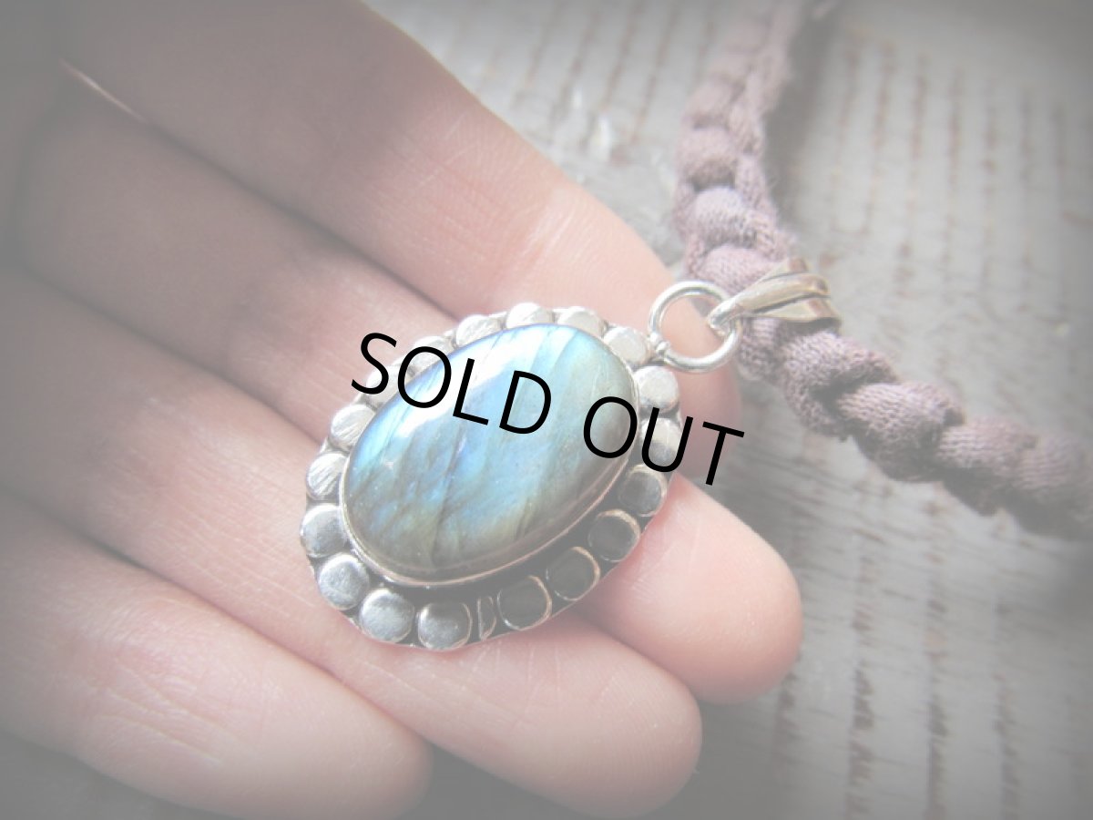 画像6: 青い閃光が神秘的★ラブラドライトのペンダントトップ*パワーストーン天然石 (6)