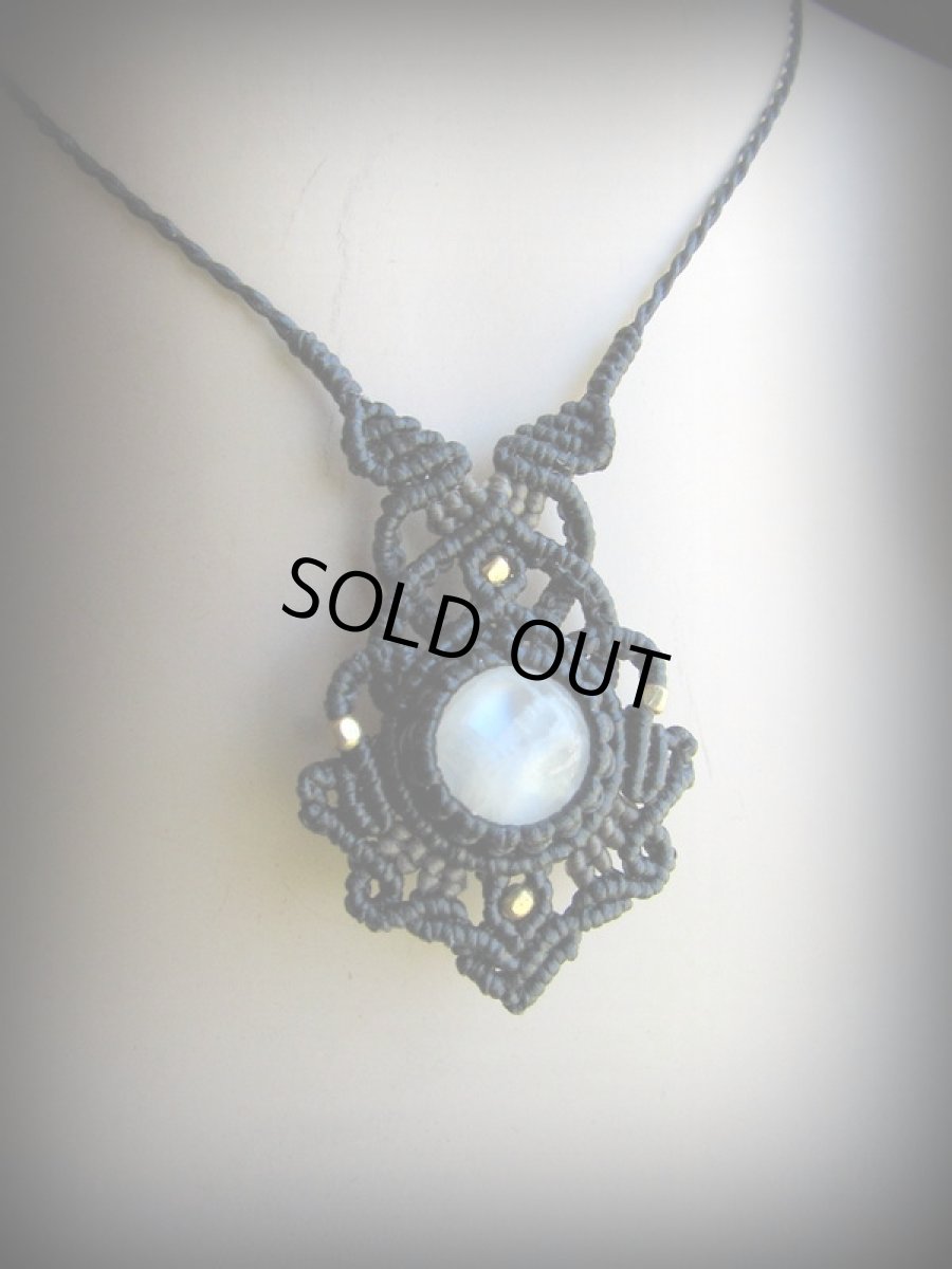 画像6: まんまるムーンストーンのペンダントネックレス*マクラメ*ハンドメイド*天然石*パワーストーン (6)