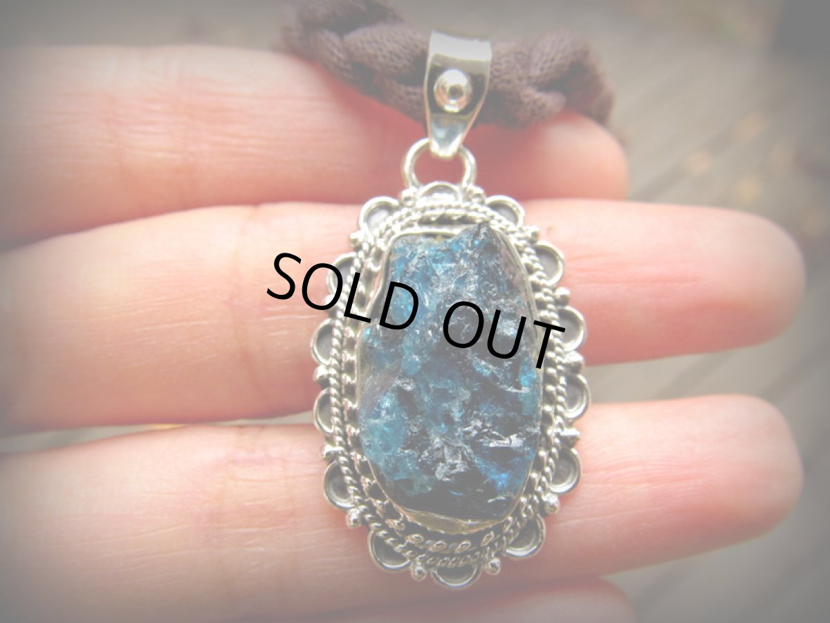 画像9: 1点物★大ぶりアパタイト原石★ペンダントトップ★シルバー925★パワーストーン (9)
