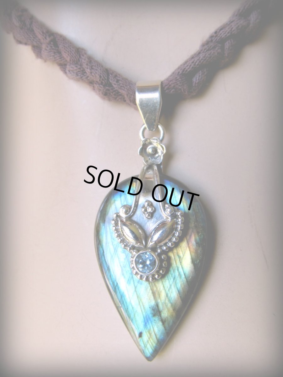 画像3: 1点物★大型&上質スペクトロライト/ラブラドライト（フィンランド産）&ブルートパーズ★ペンダントトップ★シルバー925★スターリングシルバー (3)