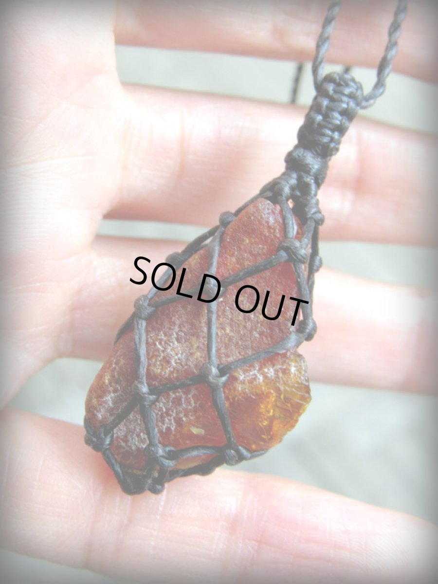 画像6: 【病の回避・健康・長寿のお守り】1点物＊バルト海産 天然アンバー/琥珀原石＊ネックレス・ペンダント*マクラメ*天然石＊ハンドメイド (6)