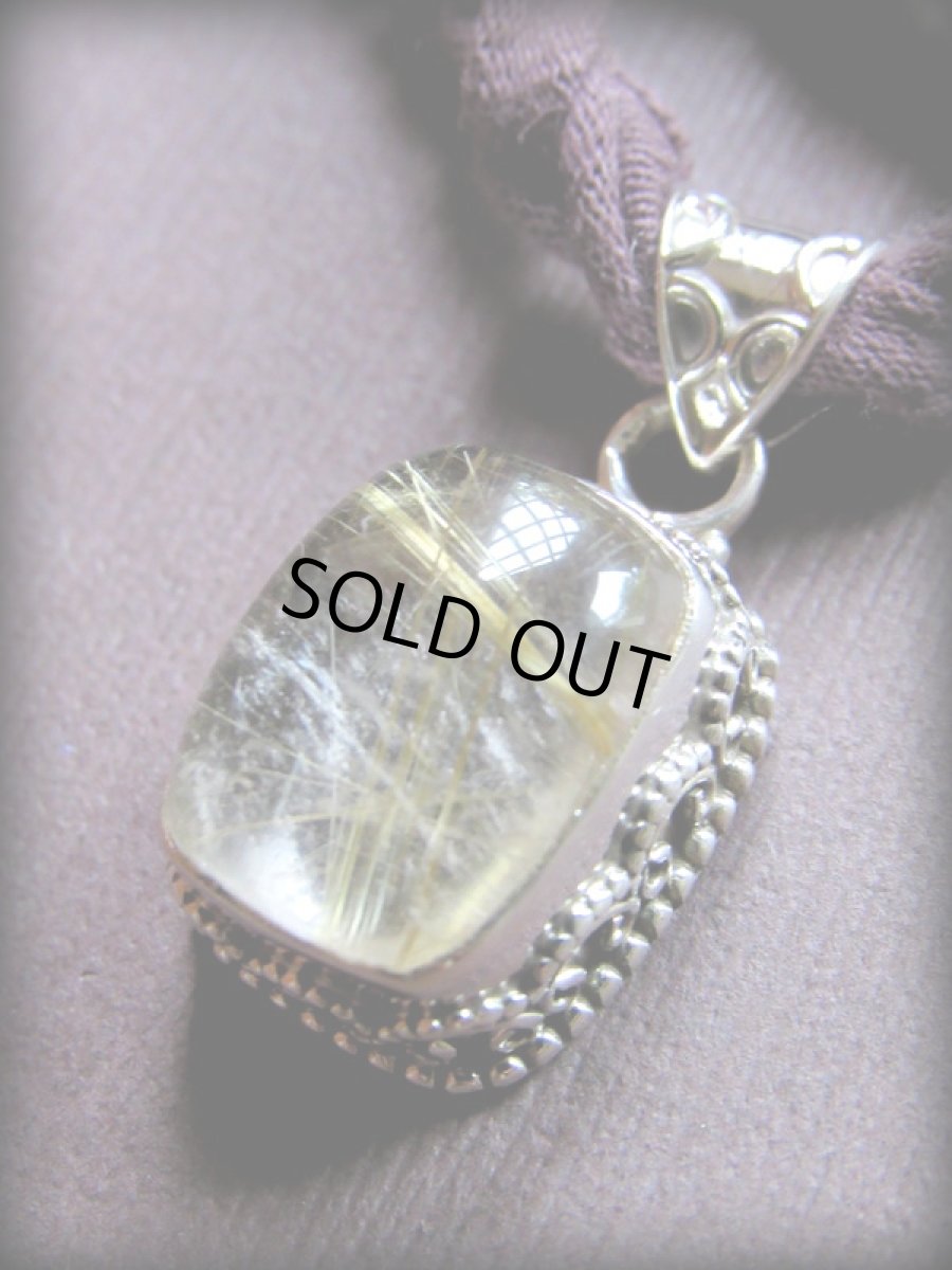 画像8: 【金運・仕事運UPの石】1点ものゴールデンルチルクォーツ　ペンダントトップ★ヒーリングクリスタル　天然石アクセサリー　パワーストーン ジュエリー (8)