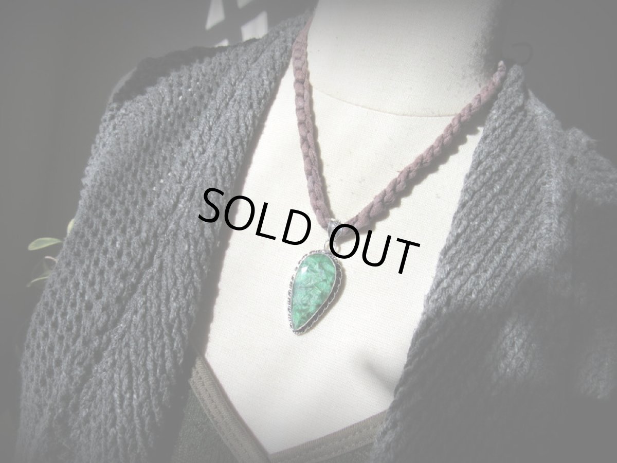 画像10: キラキラカット入り*大ぶりコロンビア産 天然エメラルド ペンダントトップ*シルバー (10)