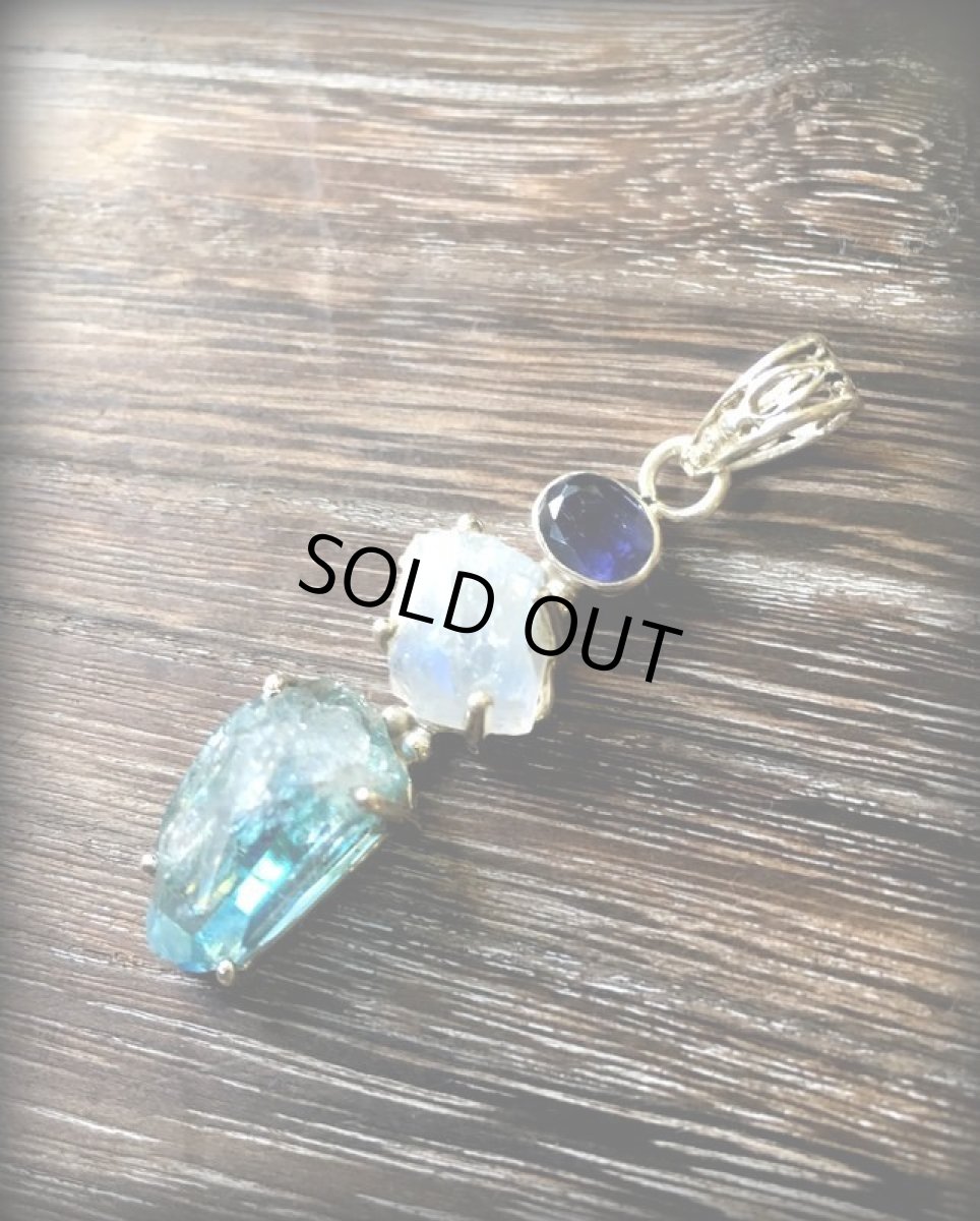 画像10: 1点物ペンダント★上質アクアオーラ＋レインボームーンストーン原石＋アイオライト★シルバー925／スターリングシルバー★ヒーリングジュエリー (10)