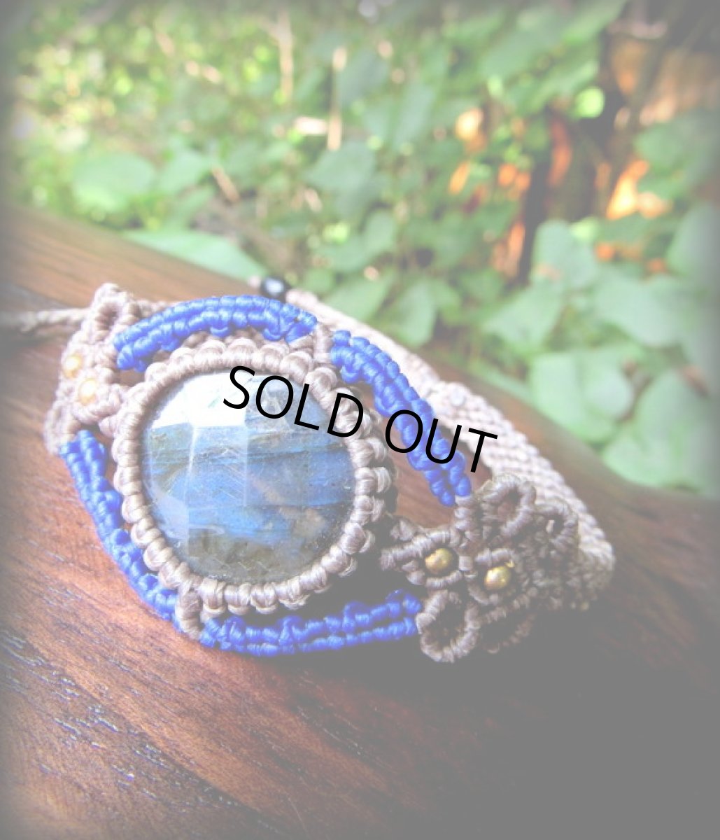 画像3: 虹入り♪ラブラドライト（カナダ産）ブレスレット*バングル*ブルーの閃光が神秘的*パワーストーン*マクラメ (3)