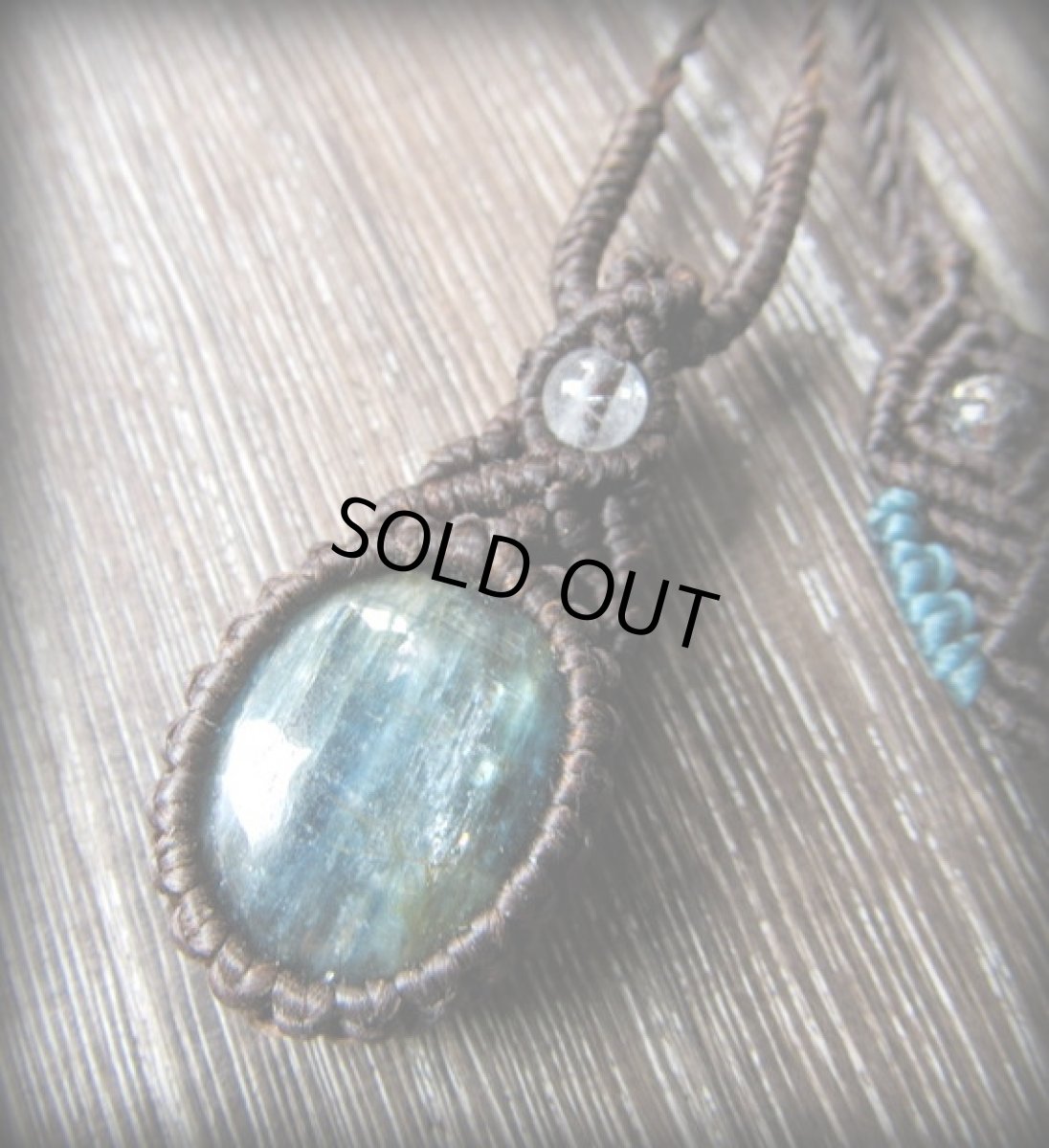 画像4: 1点物★ブラジル産カイヤナイト&水晶★マクラメ★ペンダント/ネックレス★藍晶石★ハンドメイド*天然石パワーストーン (4)