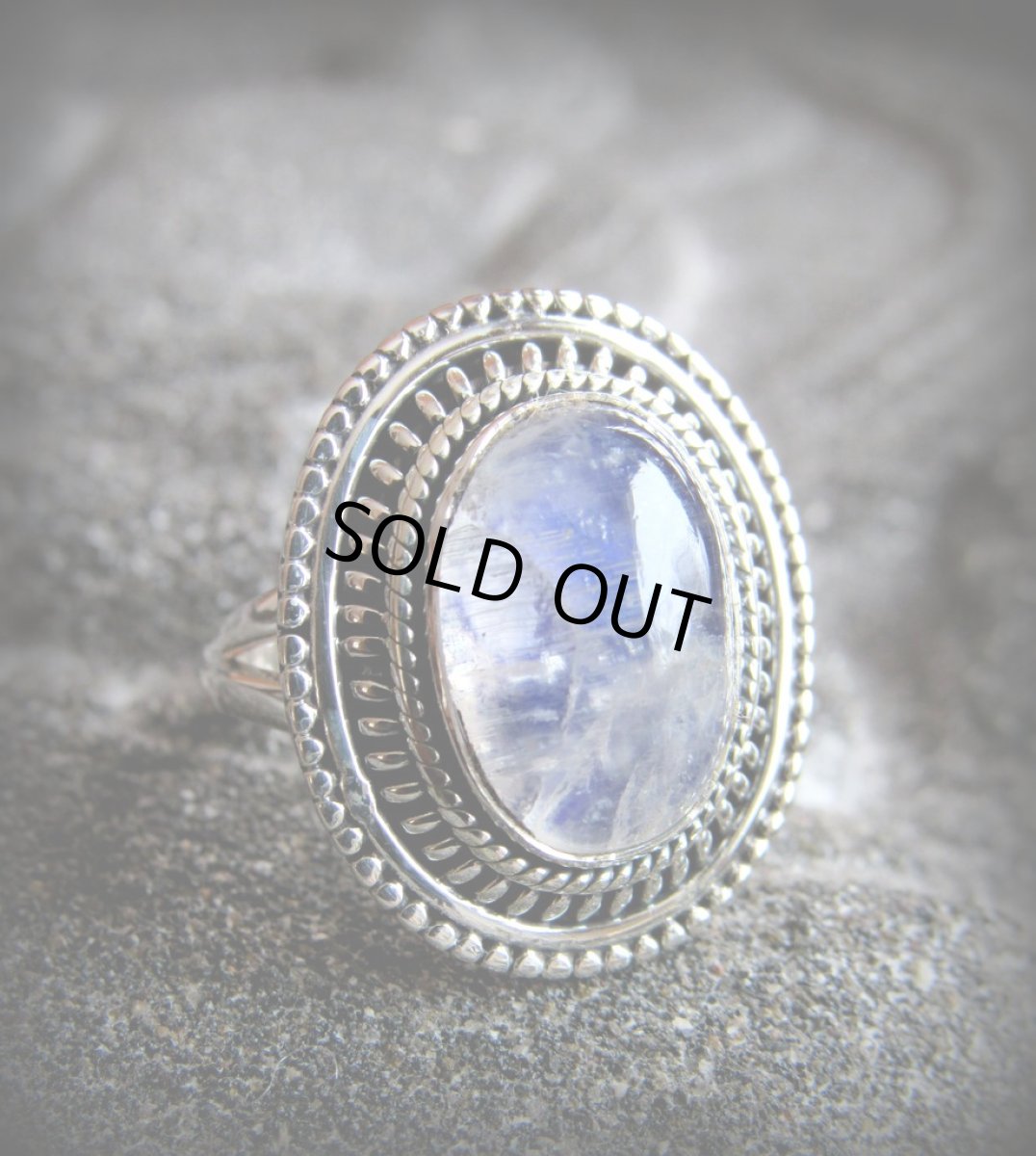 画像2: 大ぶりブルームーンストーン★シルバーリング★指輪12号★天然石パワーストーン (2)