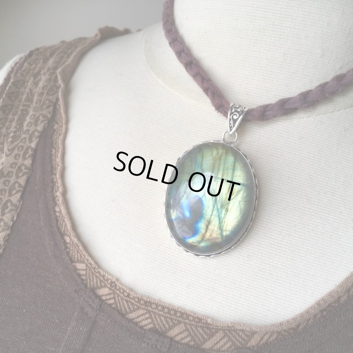 画像4: 1点物★全長6cm以上特大★オーロラ色ラブラドライト★ペンダントトップ★パワーストーン天然石 (4)