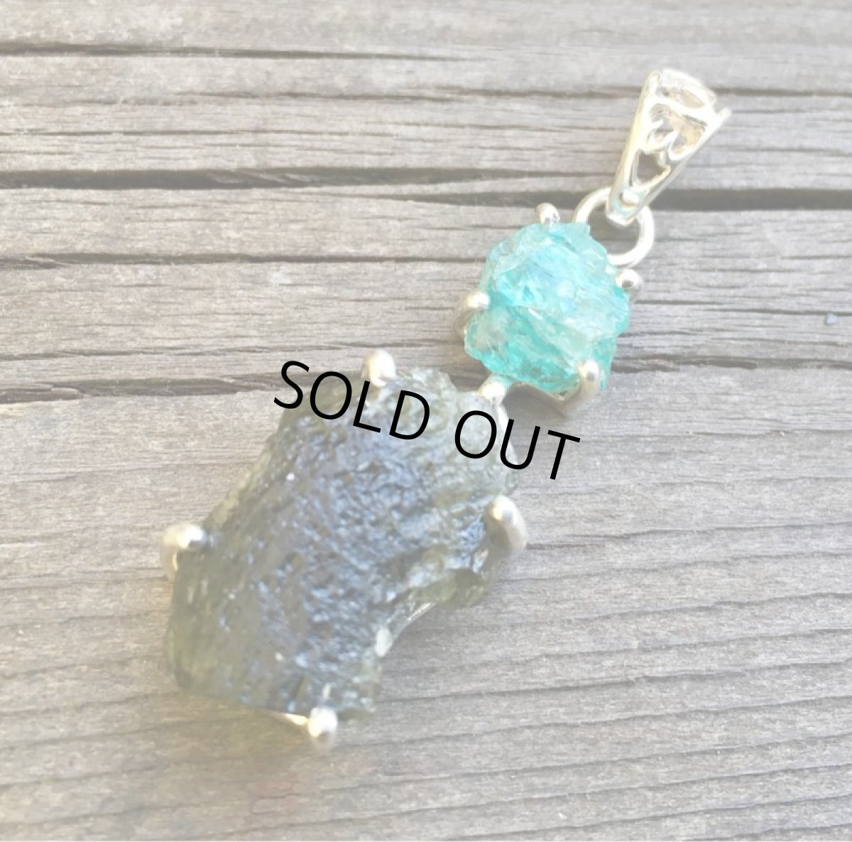 画像10: 1点物★宇宙から来たレア希少石★隕石モルダバイト原石&虹入り宝石質ネオンブルーアパタイト原石★ペンダントトップ★スターリングシルバー★シルバー925 (10)