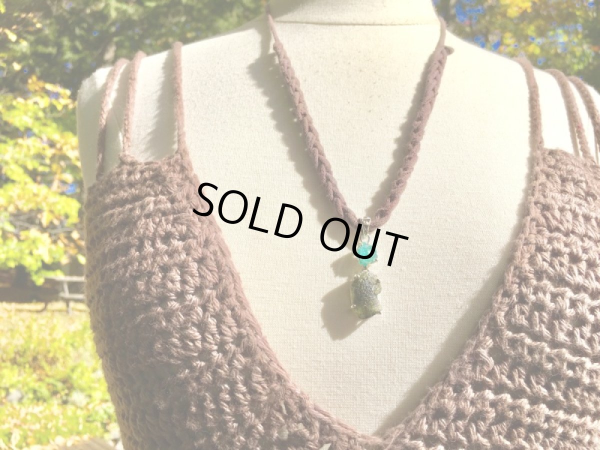 画像3: 1点物★宇宙から来たレア希少石★隕石モルダバイト原石&虹入り宝石質ネオンブルーアパタイト原石★ペンダントトップ★スターリングシルバー★シルバー925 (3)