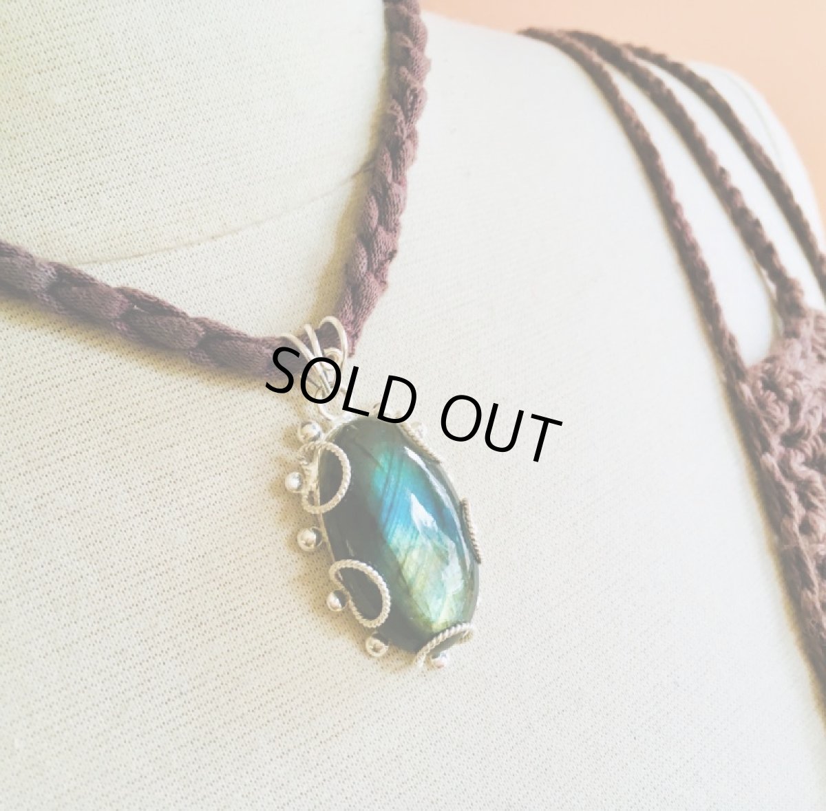 画像9: 1点物★神秘的ブルー・グリーン・ゴールド　上質大ぶりラブラドライト ペンダントトップ★天然石パワーストーン　アクセサリー (9)