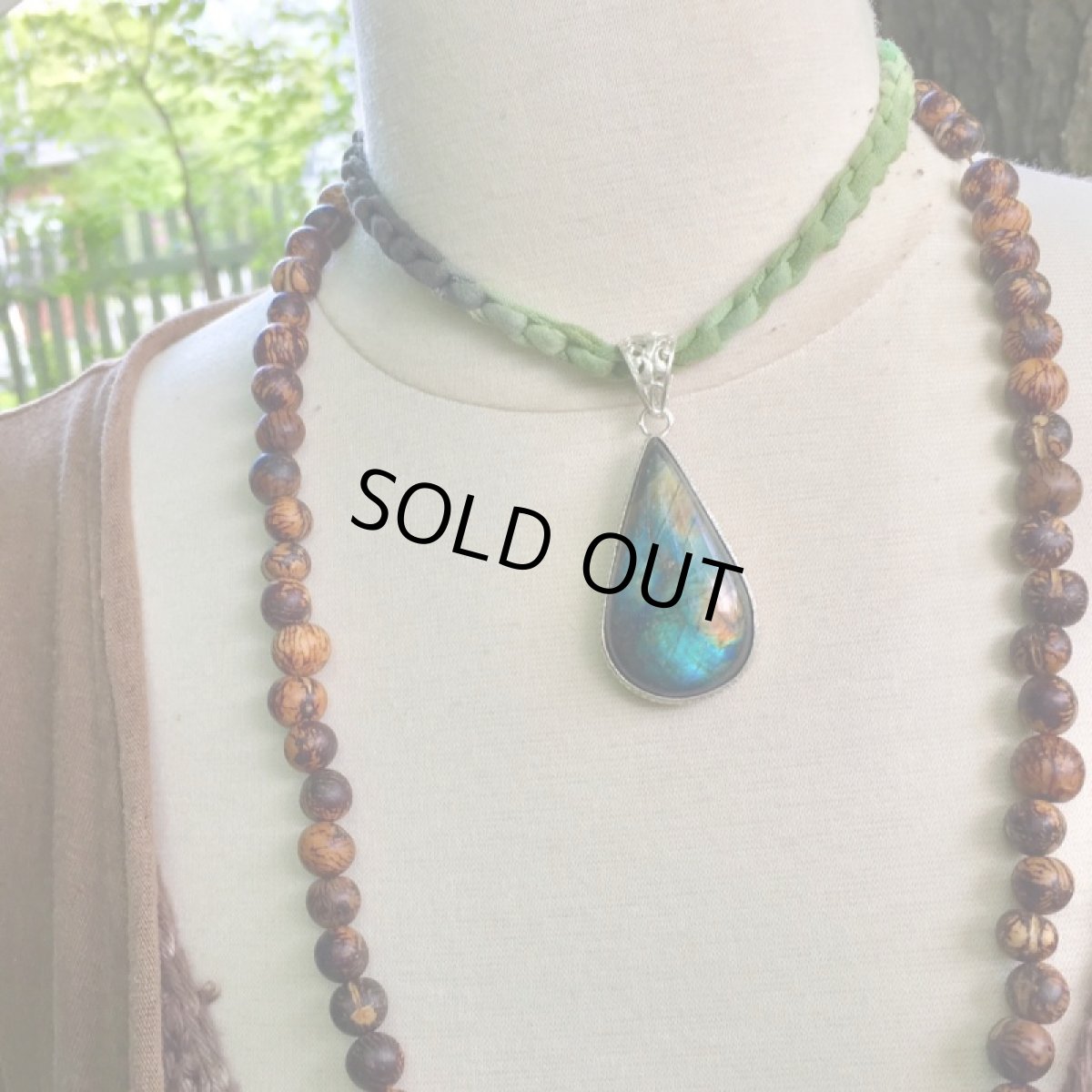 画像13: 1点物ラブラドライト ペンダント★神秘的ブルー・オレンジ・ゴールドの閃光★大ぶりビッグサイズ (13)