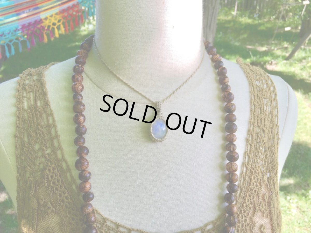 画像9: 1点物ハイクオリティ　ブルームーンストーン　ペンダント★シンプルネックレス★マクラメ石留め石包み★ハンドメイド★天然石パワーストーン (9)