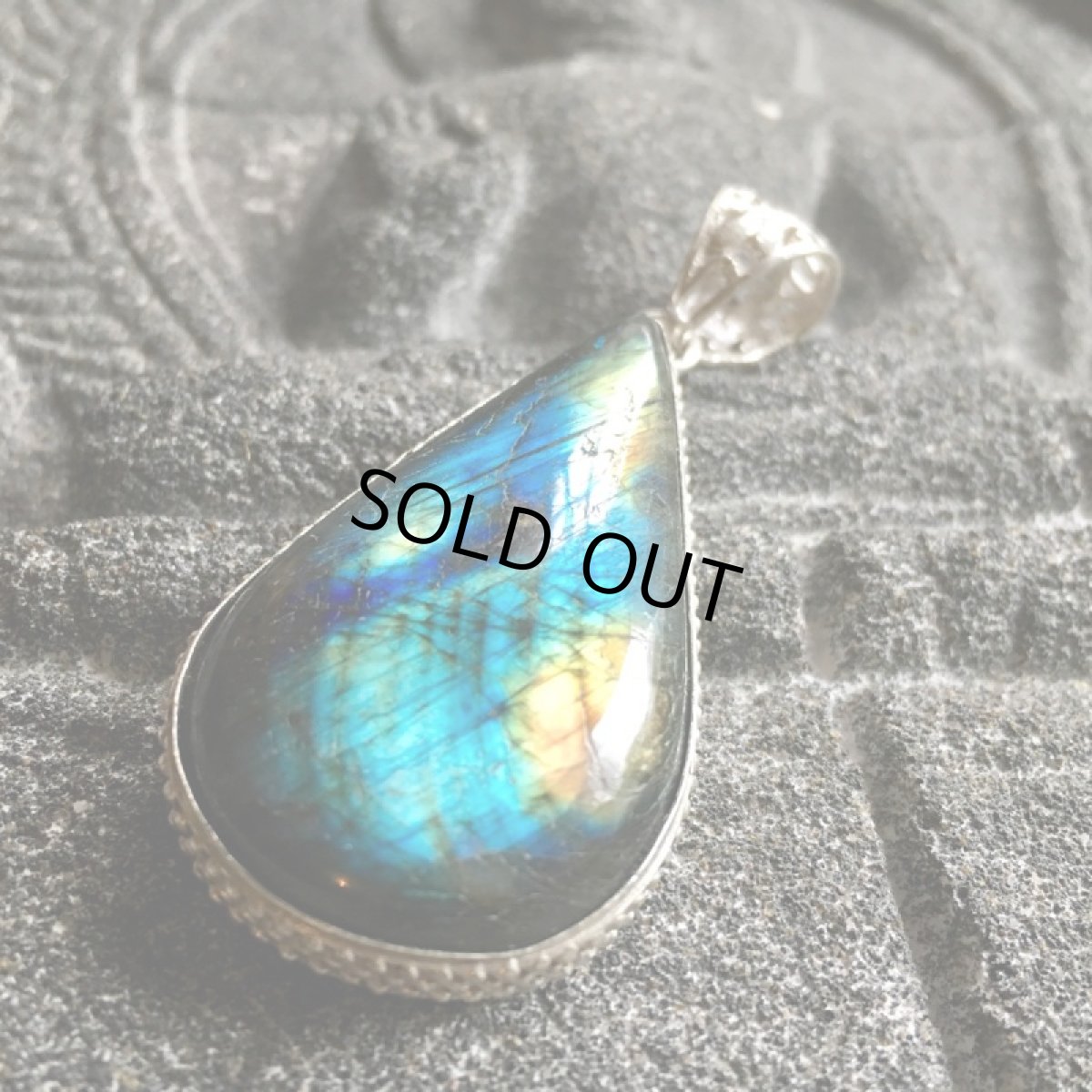 画像18: 1点物ラブラドライト ペンダント★神秘的ブルー・オレンジ・ゴールドの閃光★大ぶりビッグサイズ (18)