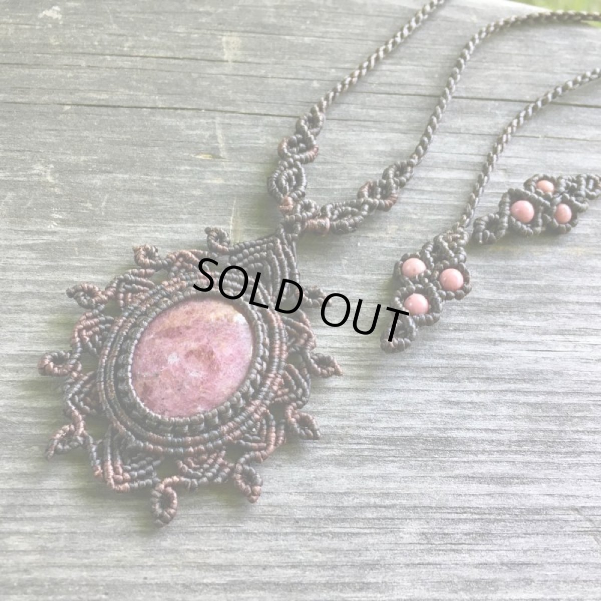 画像3: １点物　高品質　アフリカ産　天然ルビー＆ロードナイト ネックレス*ペンダント*曼荼羅デザイン*マクラメアクセサリー*天然石パワーストーン (3)