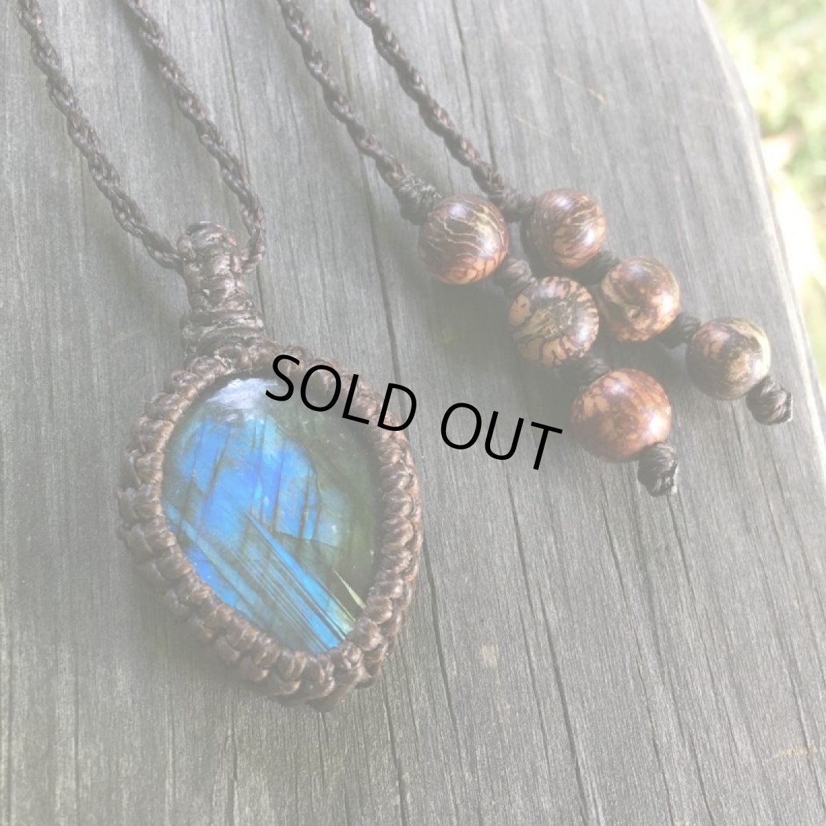 画像8: １点物　流れ星模様　ディープブルー・ゴールド・グリーンのシラー♪夢の実現をサポート♪　ラブラドライトのペンダント/ネックレス*シンプル*石留め*マクラメ*天然石*パワーストーン (8)