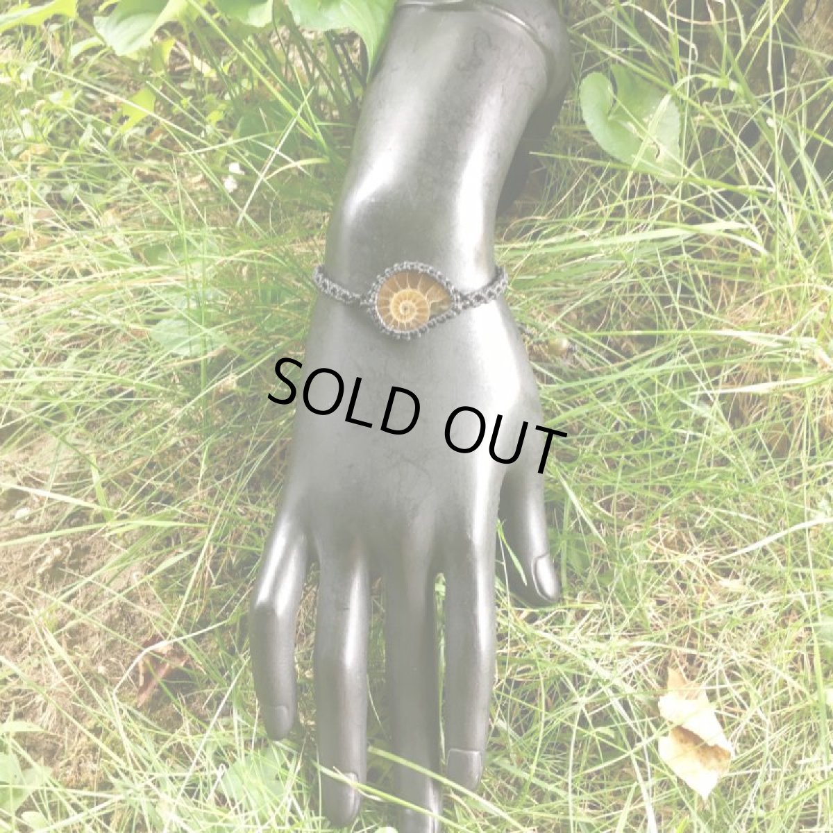 画像6: 1点物アンモナイト化石（マダガスカル産）　ブレスレット　シンプル＊マクラメ＊ハンドメイド＊天然石パワーストーン (6)