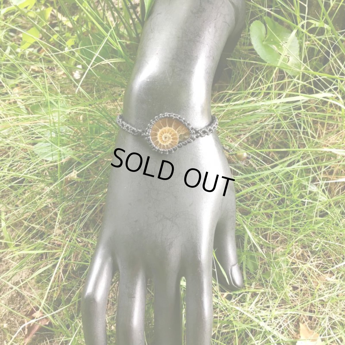 画像7: 1点物アンモナイト化石（マダガスカル産）　ブレスレット　シンプル＊マクラメ＊ハンドメイド＊天然石パワーストーン (7)