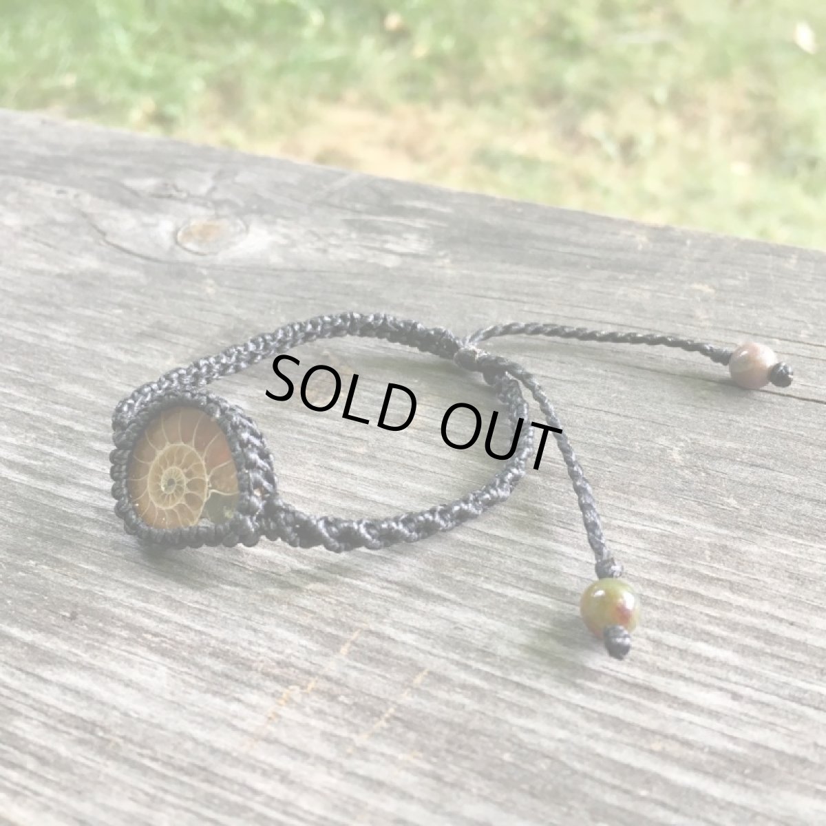 画像2: 1点物アンモナイト化石（マダガスカル産）　ブレスレット　シンプル＊マクラメ＊ハンドメイド＊天然石パワーストーン (2)