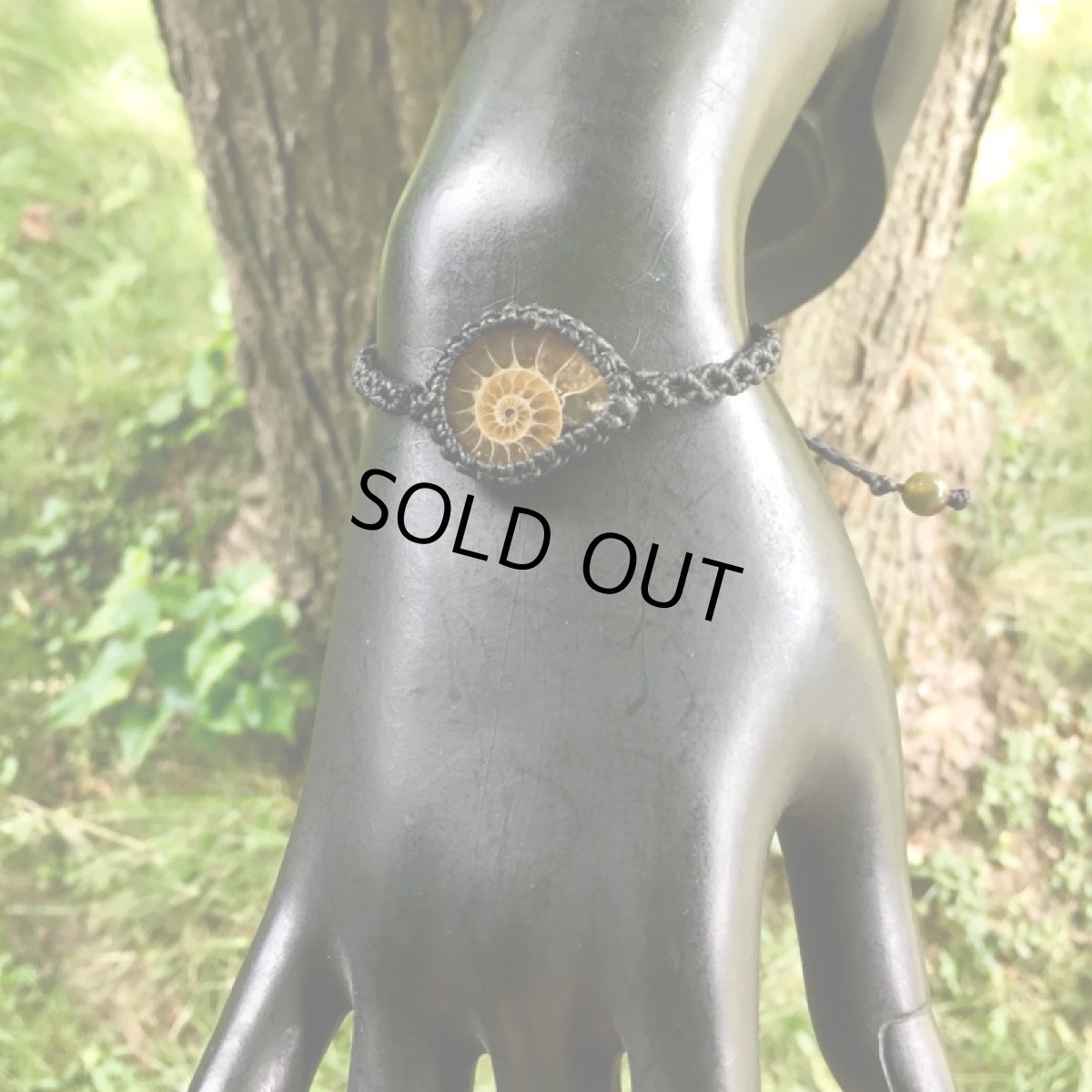 画像3: 1点物アンモナイト化石（マダガスカル産）　ブレスレット　シンプル＊マクラメ＊ハンドメイド＊天然石パワーストーン (3)