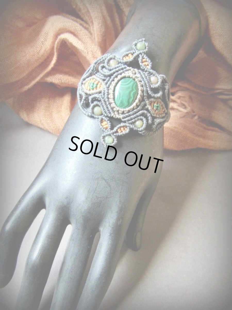 画像6: T様ご予約【厄除け・魔除け・創造力アップ】高品質マラカイト孔雀模様ブレスレット/バングル*1点ものハンドメイド*マクラメアクセサリー*お守り天然石パワーストーン　 (6)