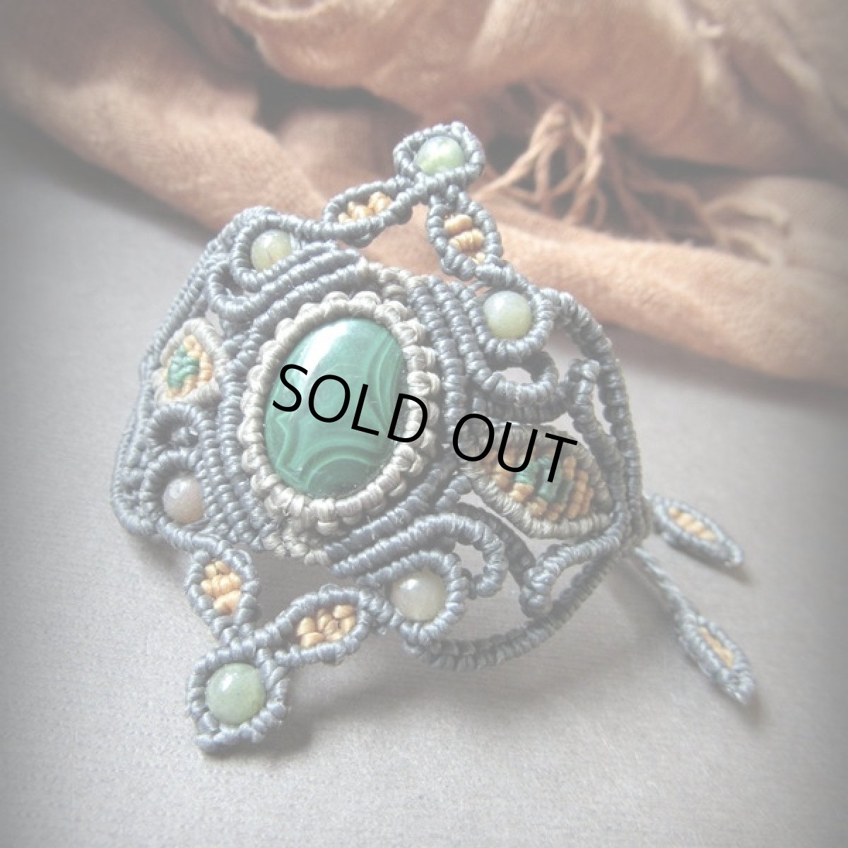 画像2: T様ご予約【厄除け・魔除け・創造力アップ】高品質マラカイト孔雀模様ブレスレット/バングル*1点ものハンドメイド*マクラメアクセサリー*お守り天然石パワーストーン　 (2)