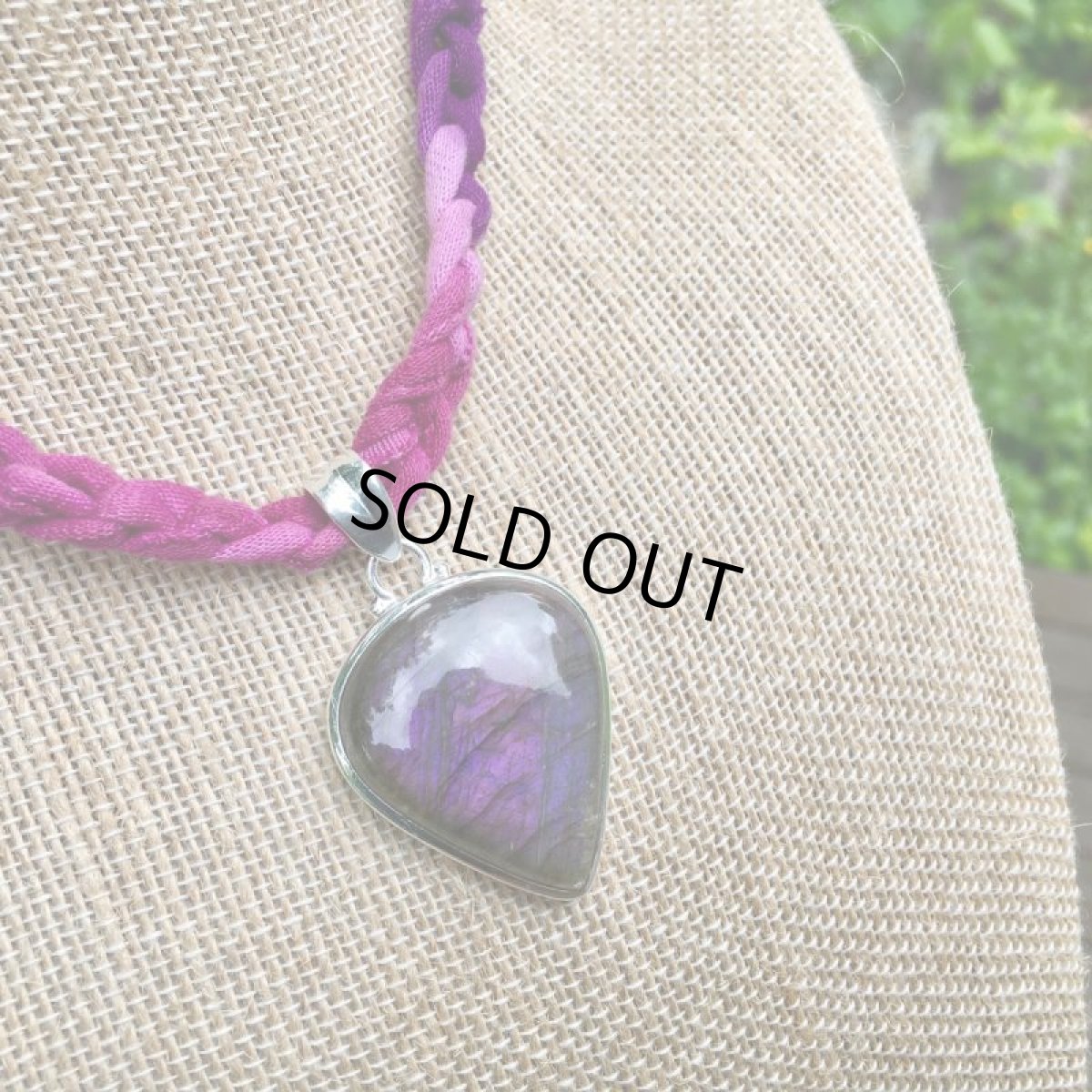 画像5: 大ぶりレア1点物ピンク〜パープル　高品質ラブラドライト　ペンダントトップ (5)